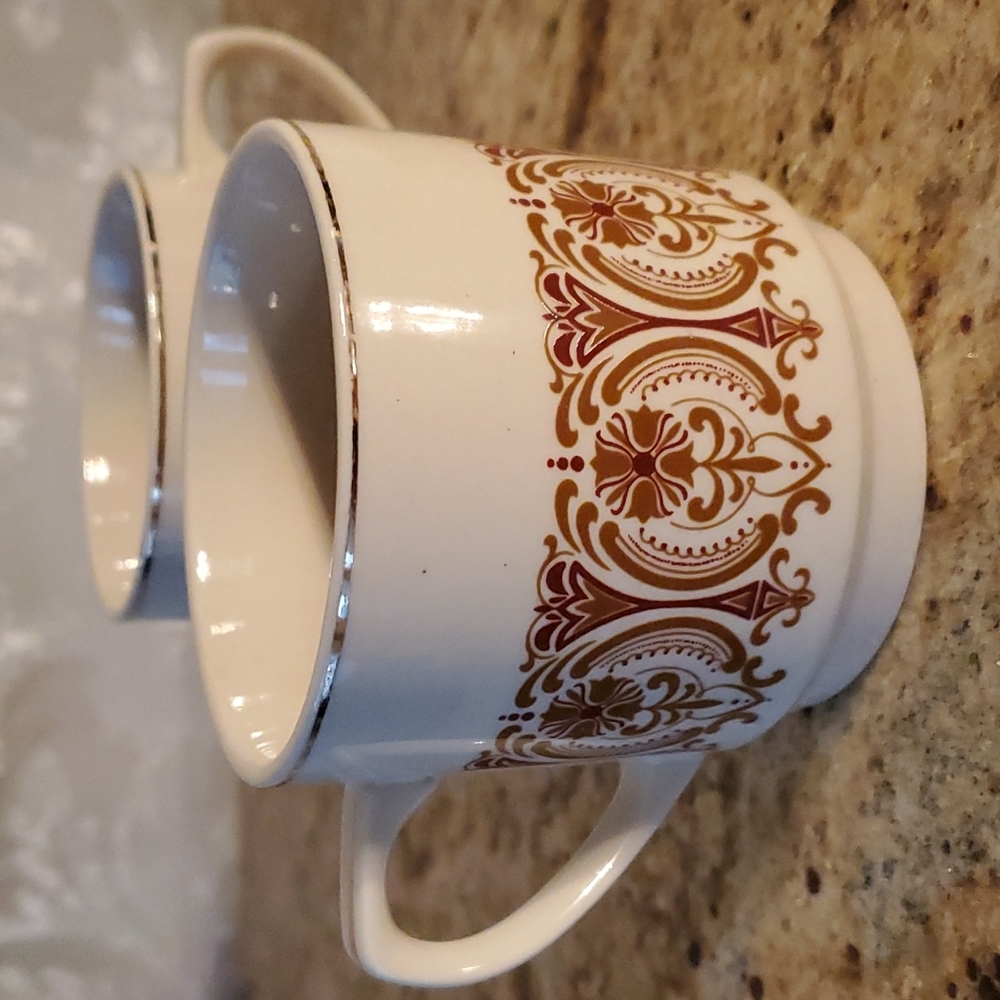 Vintage retro Kun Lun China set of 2 ceramic mugs